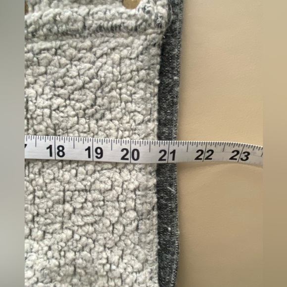 Toad&Co fuzzy Sherpa vest - Picture 6 of 10